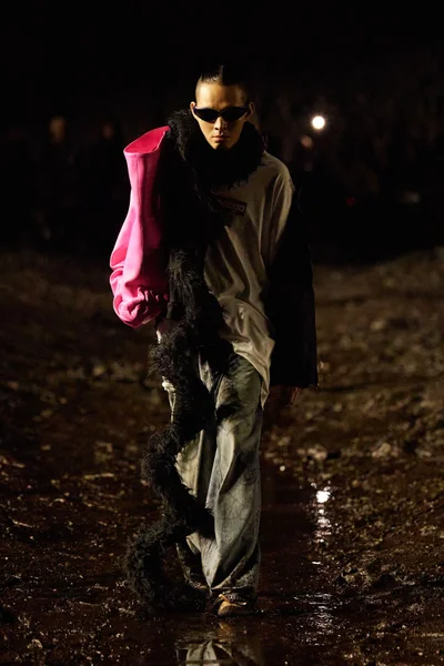 Look 14